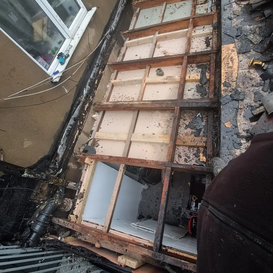 Roof window openings framed in the rafters